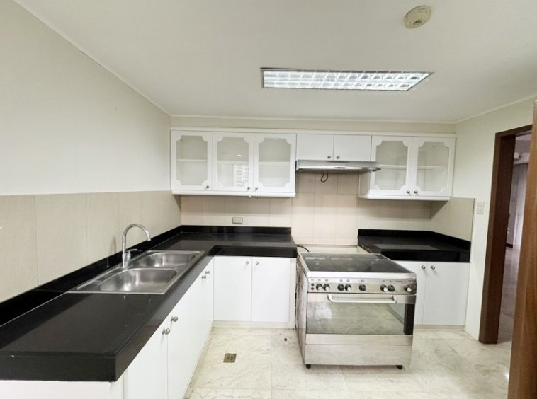 Crown Tower 3BR Apartment & Condo Rentals Makati
