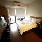 Knightsbridge studio for rent with balcony in Makati