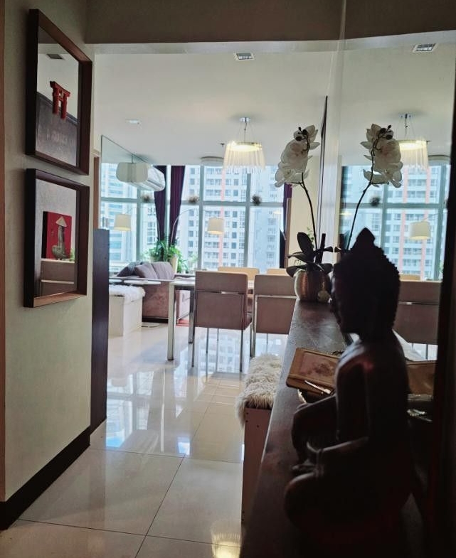 FIRE SALE ONE CENTRAL 1BR CONDO FOR SALE MAKATI