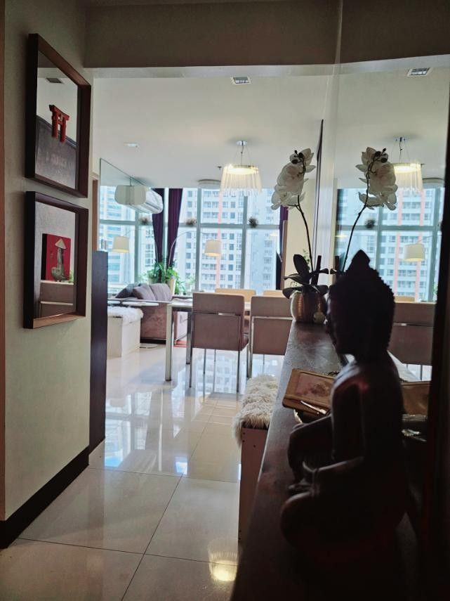 FIRE SALE ONE CENTRAL 1BR CONDO FOR SALE MAKATI