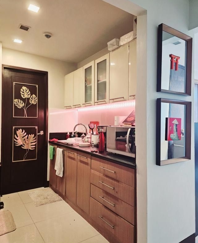 FIRE SALE ONE CENTRAL 1BR CONDO FOR SALE MAKATI