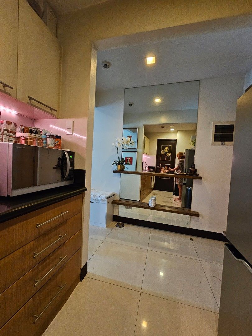 FIRE SALE ONE CENTRAL 1BR CONDO FOR SALE MAKATI