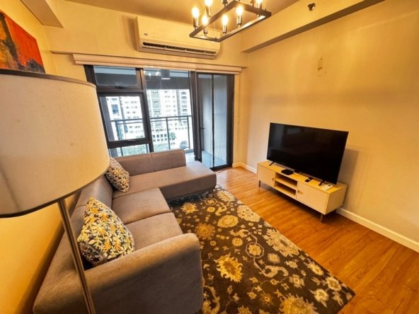 Escala Salcedo Apartment & Condo Rentals, 2BR Balcony