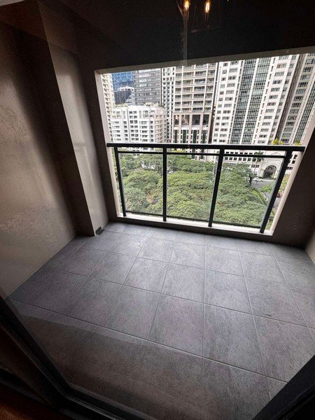 Escala Salcedo Apartment & Condo Rentals, 2BR Balcony