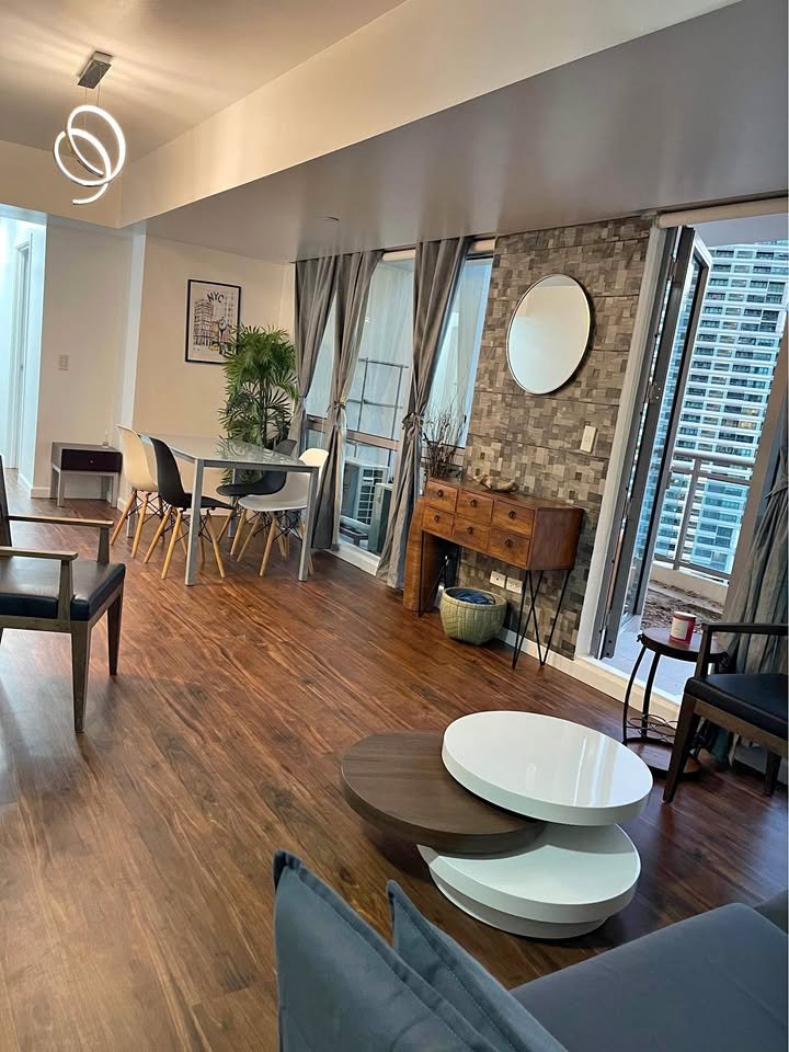 3BR with Large Balcony with access to Rockwell Makati