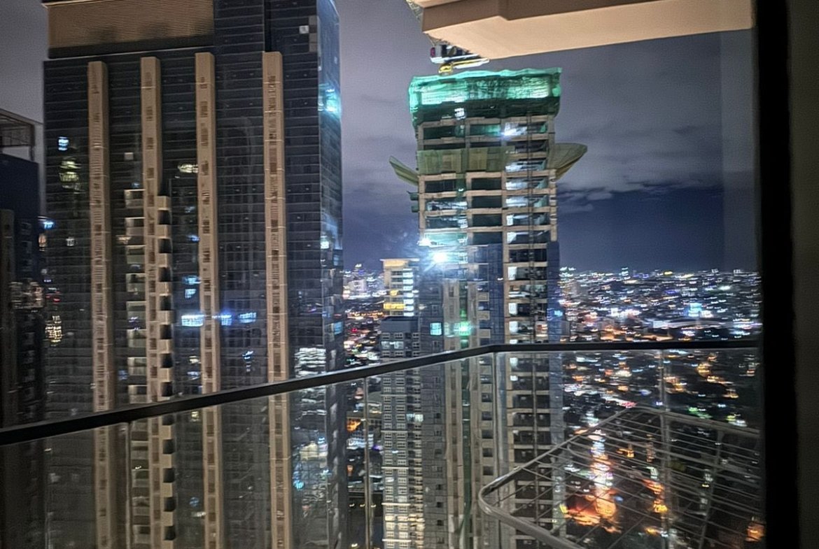 Luxury high-rise condominium in Uptown Bonifacio BGC