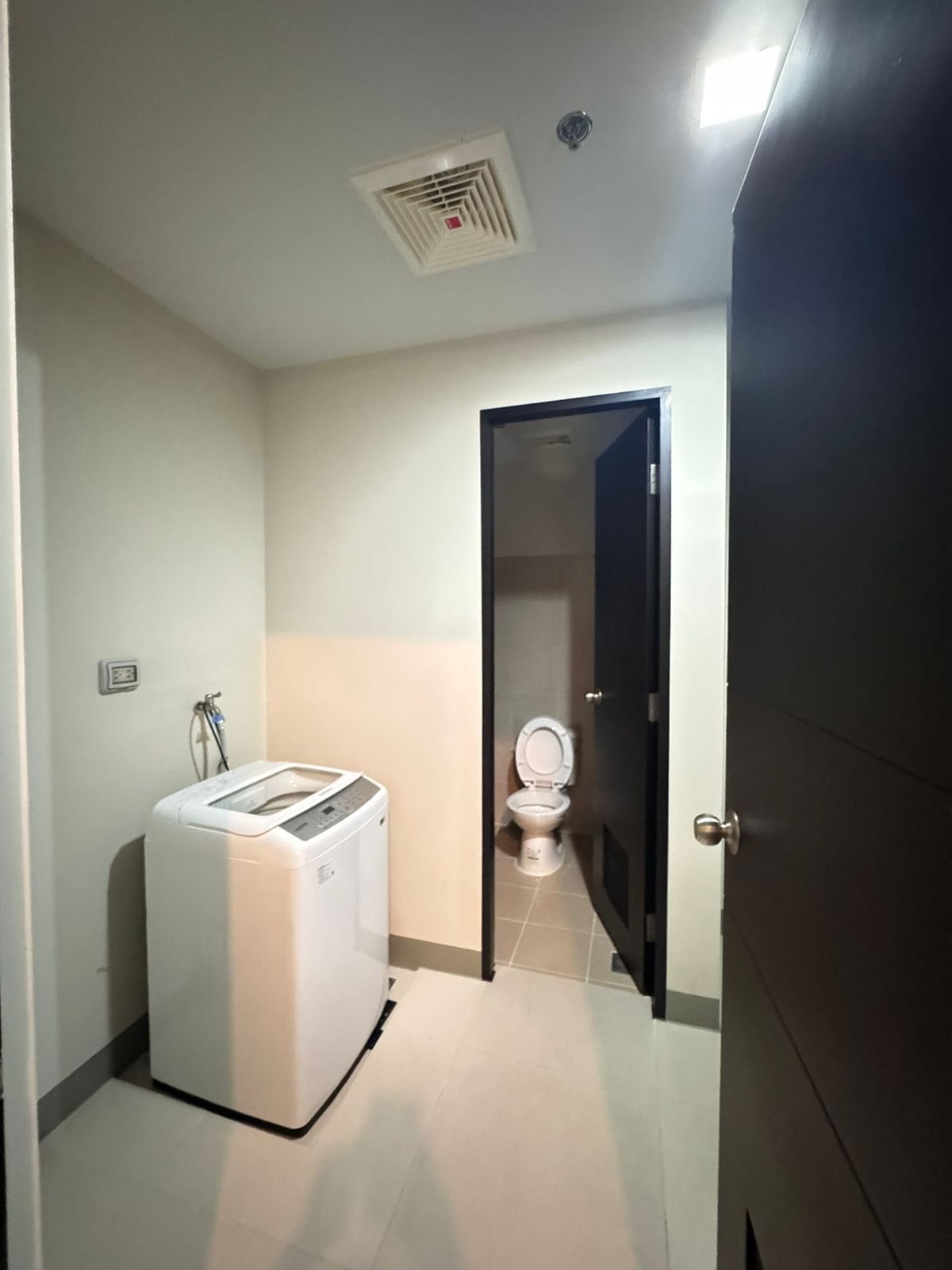 Luxury high-rise condominium in Uptown Bonifacio BGC