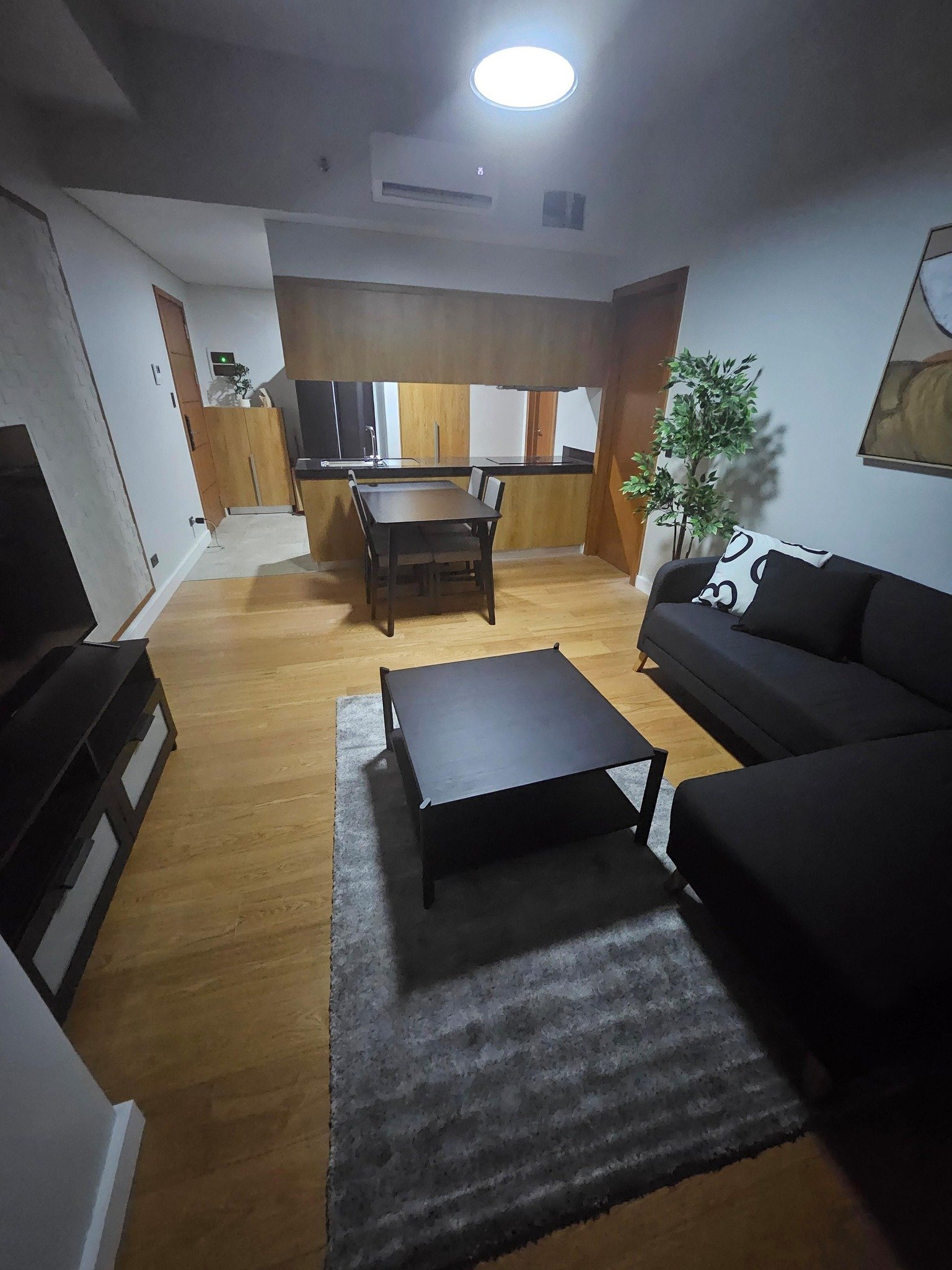 Luxury 1-Bedroom Condo for Rent at The Seasons Residences – Haru Tower (Above Mitsukoshi Mall, BGC)