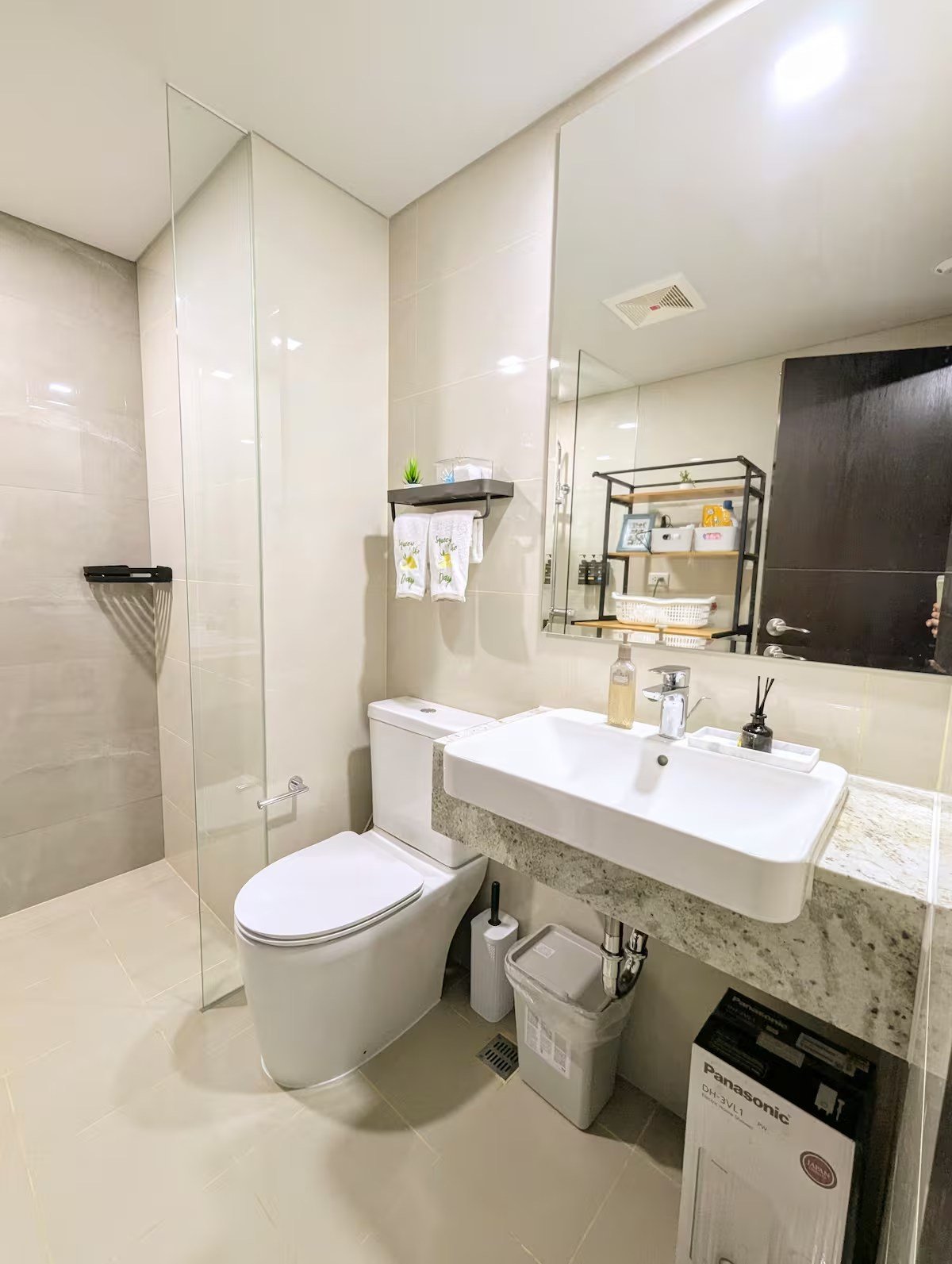 Fully Furnished 1-Bedroom Condo for Sale at Park McKinley West – Income-Generating Airbnb Unit for sale