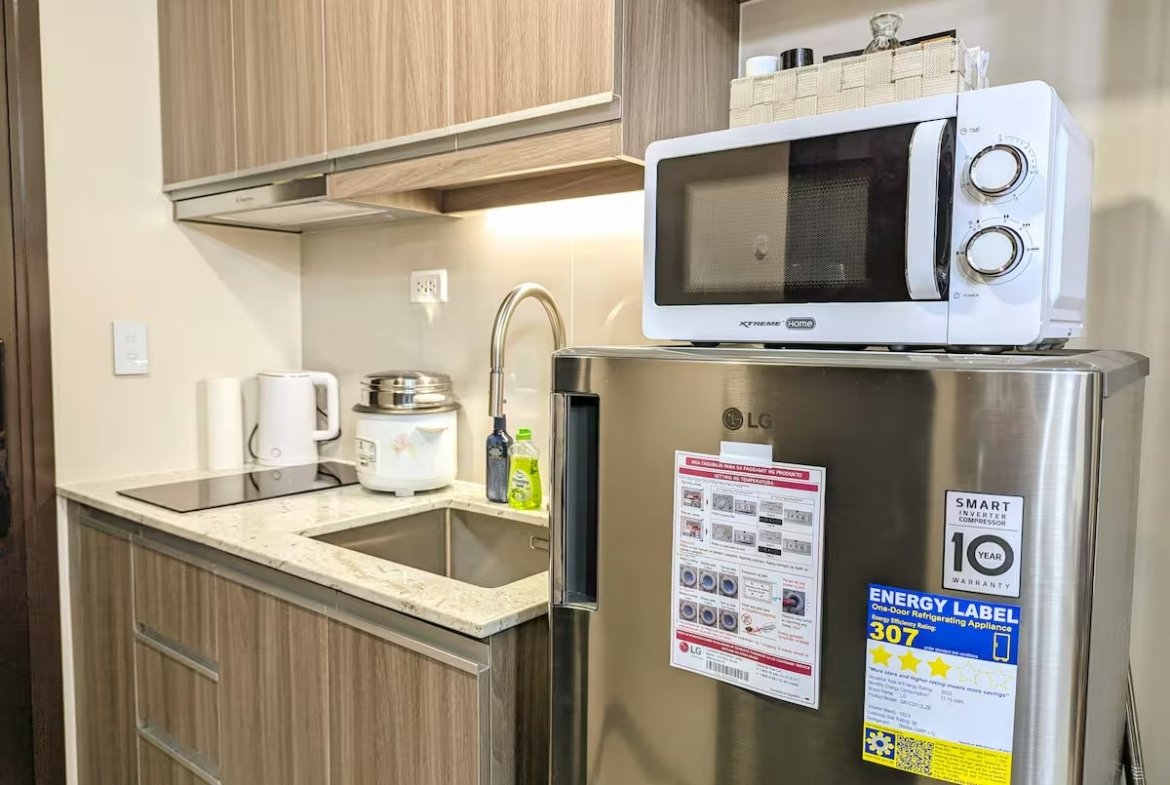 Fully Furnished 1-Bedroom Condo for Sale at Park McKinley West – Income-Generating Airbnb Unit for sale