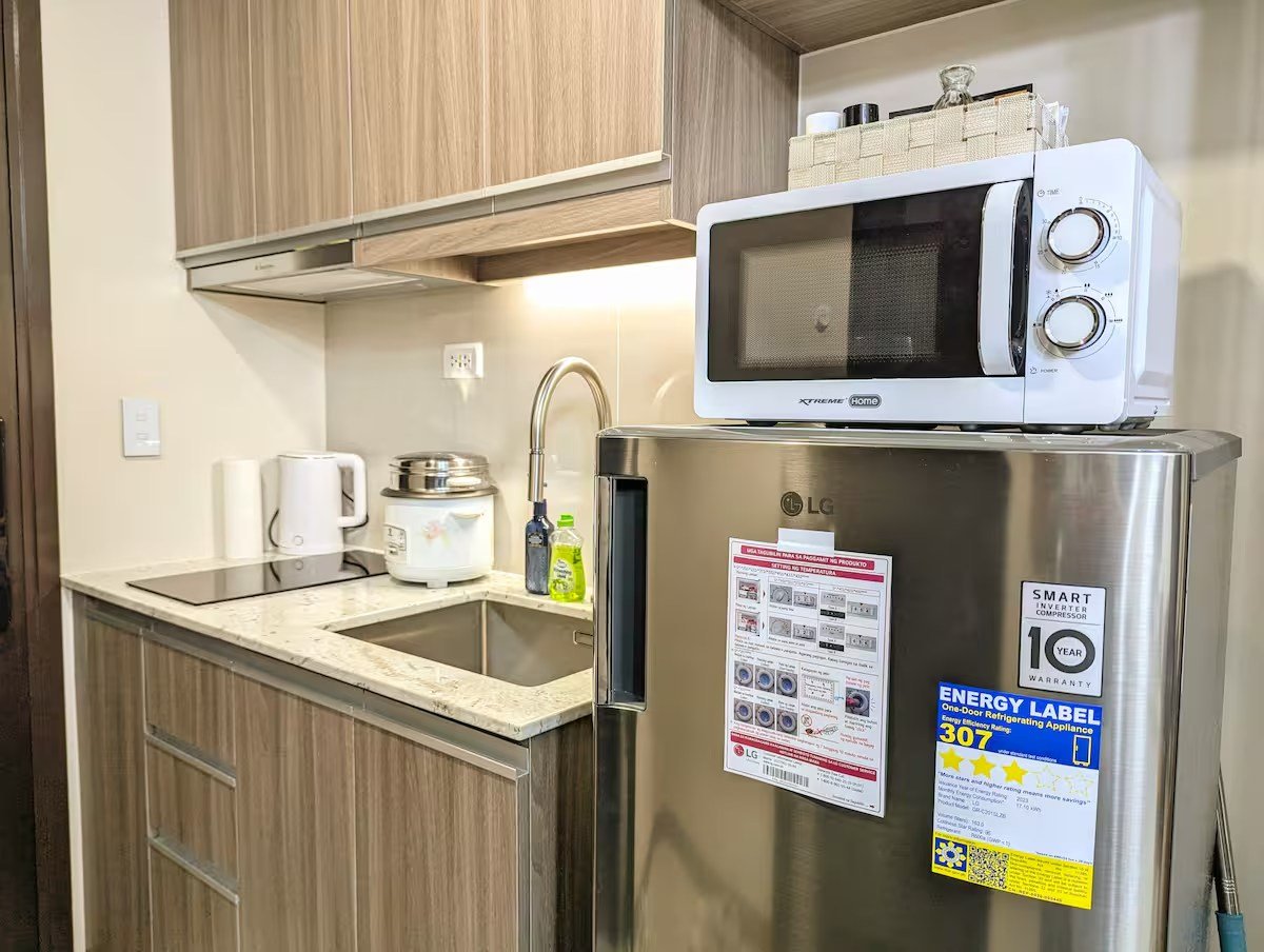 Fully Furnished 1-Bedroom Condo for Sale at Park McKinley West – Income-Generating Airbnb Unit for sale